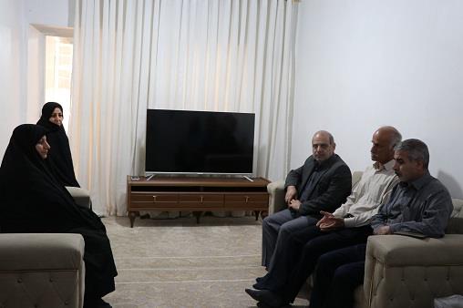 دیدار با خانواده شهدا-هفته بسیج