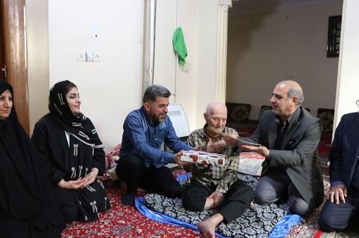 گزارش تصویری/ تجلیل اعضای شورای فرهنگی بهداشت و درمان نفت مسجدسلیمان از خانواده‌های معظم شهدا
