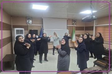 برگزاری برنامه یوگای خنده در هفته سلامت بانوان ایران(سبا) در بهداشت و درمان نفت مسجدسلیمان
